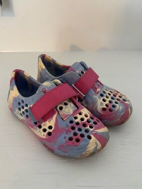 PLAE Mimo water shoes | Size 9